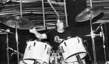Mick Avory, le batteur des Kinks, qui a frappé fort